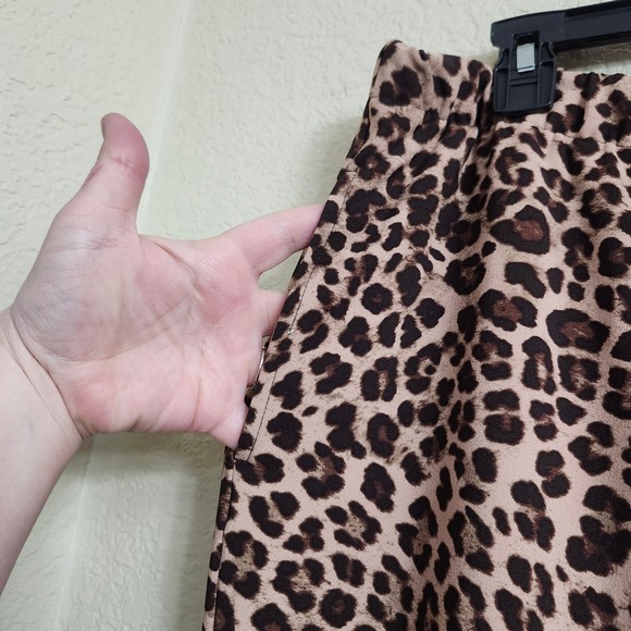 NEW Torrid Size 1 SHORT Leopard Crepe High Rise Wide Leg Studio Pants 1X - Picture 8 of 16